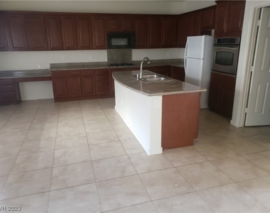 6808 Tarpon Springs Court - Photo Thumbnail 15