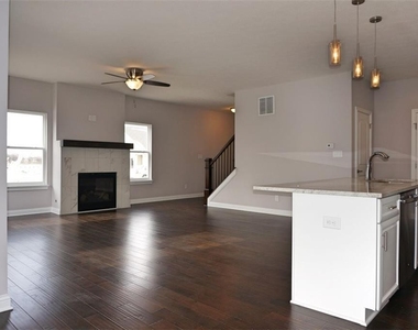 9749 Thorne Cliff Way - Photo Thumbnail 2