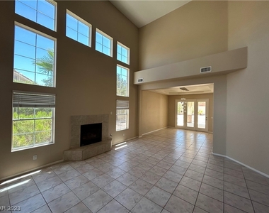 9735 Phoenician Avenue - Photo Thumbnail 4