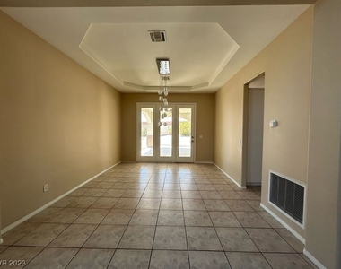 9735 Phoenician Avenue - Photo Thumbnail 9