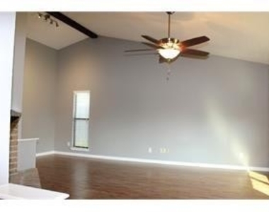 3813 Hackberry Lane - Photo Thumbnail 2