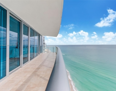 17001 Collins Ave - Photo Thumbnail 13