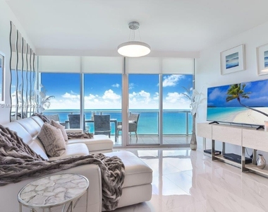 17001 Collins Ave - Photo Thumbnail 6