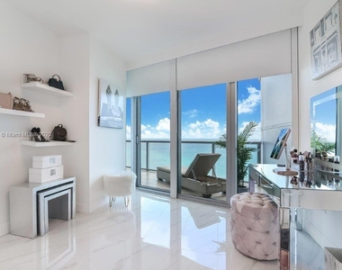 17001 Collins Ave - Photo Thumbnail 11