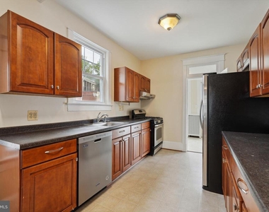 4226 Fessenden St Nw - Photo Thumbnail 8