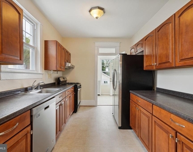 4226 Fessenden St Nw - Photo Thumbnail 9