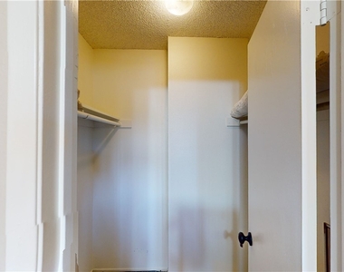 745 Greenbriar Townhouse Way - Photo Thumbnail 28