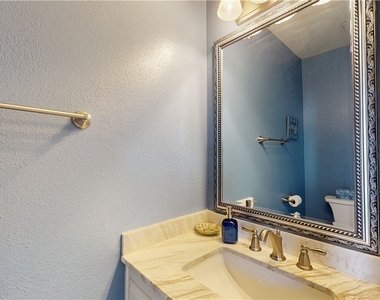 745 Greenbriar Townhouse Way - Photo Thumbnail 12