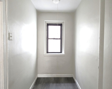 21-15 33rd Street - Photo Thumbnail 10