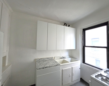 21-15 33rd Street - Photo Thumbnail 1