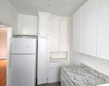 21-15 33rd Street - Photo Thumbnail 2