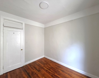 21-15 33rd Street - Photo Thumbnail 9