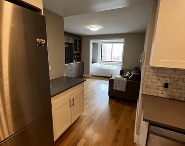 788 Columbus Avenue - Photo Thumbnail 4