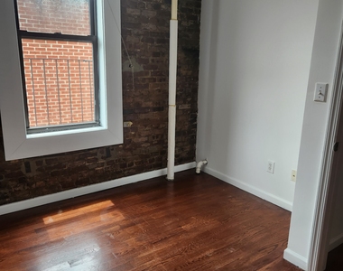 303 Broome St Unit 20 - Photo Thumbnail 2
