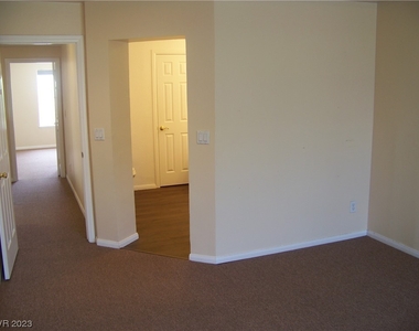 7832 Bluewater Drive - Photo Thumbnail 16