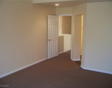 7832 Bluewater Drive - Photo Thumbnail 17