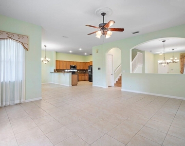 1042 Grove Park Circle - Photo Thumbnail 6