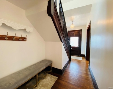 304 West Delavan Avenue - Photo Thumbnail 7