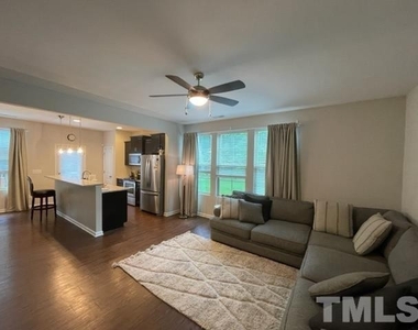 424 Irving Way - Photo Thumbnail 2