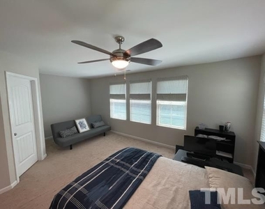 424 Irving Way - Photo Thumbnail 16