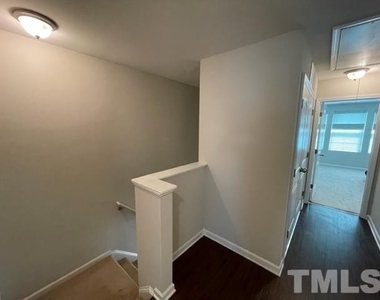 424 Irving Way - Photo Thumbnail 8