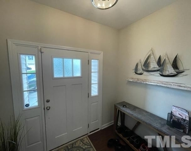 424 Irving Way - Photo Thumbnail 1