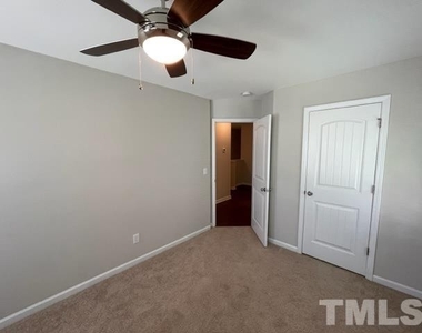 424 Irving Way - Photo Thumbnail 11