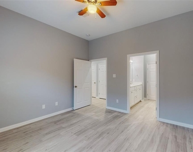 7808 S Hampton Road - Photo Thumbnail 23