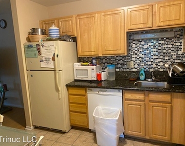 200 bayside ave Unit 4 - Photo Thumbnail 10