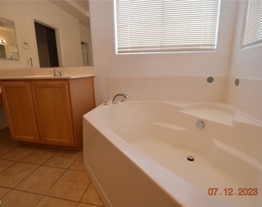 2512 W San Miguel Avenue - Photo Thumbnail 21