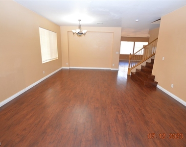 2512 W San Miguel Avenue - Photo Thumbnail 3