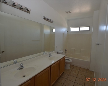 2512 W San Miguel Avenue - Photo Thumbnail 33