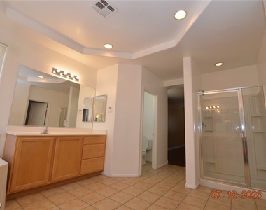 2512 W San Miguel Avenue - Photo Thumbnail 22