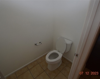 2512 W San Miguel Avenue - Photo Thumbnail 23