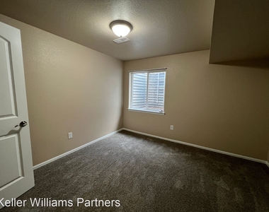 6830 Whitebark Ln - Photo Thumbnail 18