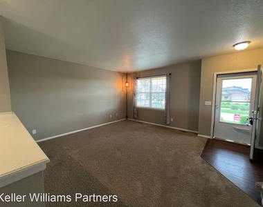 6830 Whitebark Ln - Photo Thumbnail 4