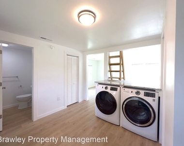 1214 S Lincoln Street - Photo Thumbnail 9