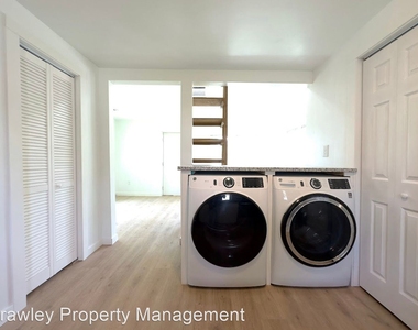 1214 S Lincoln Street - Photo Thumbnail 8