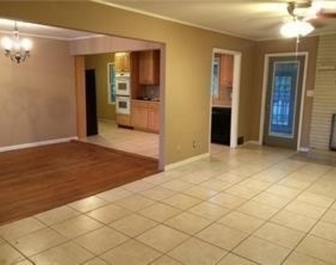 841 Mockingbird Lane - Photo Thumbnail 7