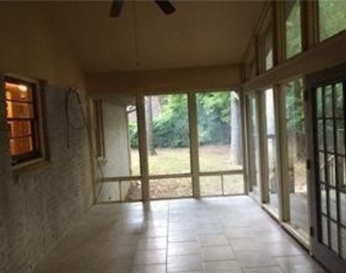 841 Mockingbird Lane - Photo Thumbnail 10