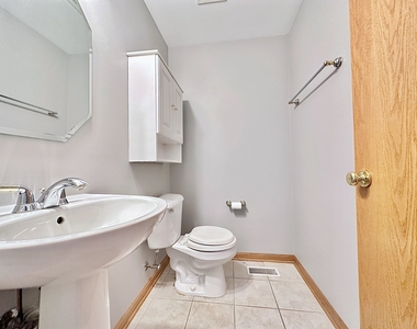 2607 Oak Tree Lane - Photo Thumbnail 11