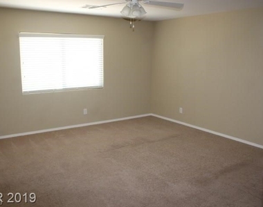 10606 Sand Mountain Avenue - Photo Thumbnail 11