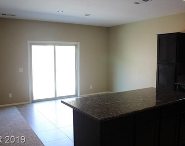 10606 Sand Mountain Avenue - Photo Thumbnail 6