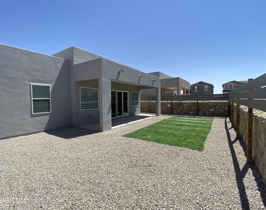 12360 Desert Wolf Avenue - Photo Thumbnail 27