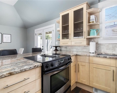 570 Flat Shoals Avenue Se - Photo Thumbnail 18