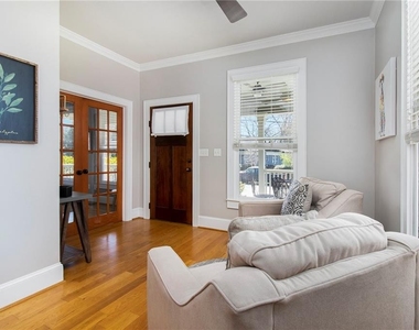 570 Flat Shoals Avenue Se - Photo Thumbnail 7