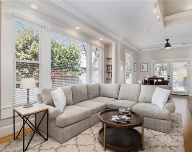 570 Flat Shoals Avenue Se - Photo Thumbnail 2