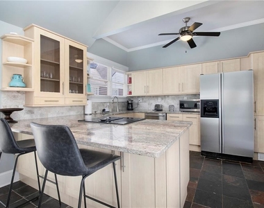 570 Flat Shoals Avenue Se - Photo Thumbnail 16