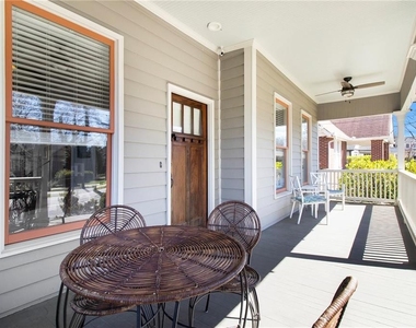 570 Flat Shoals Avenue Se - Photo Thumbnail 1