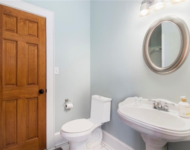 570 Flat Shoals Avenue Se - Photo Thumbnail 8